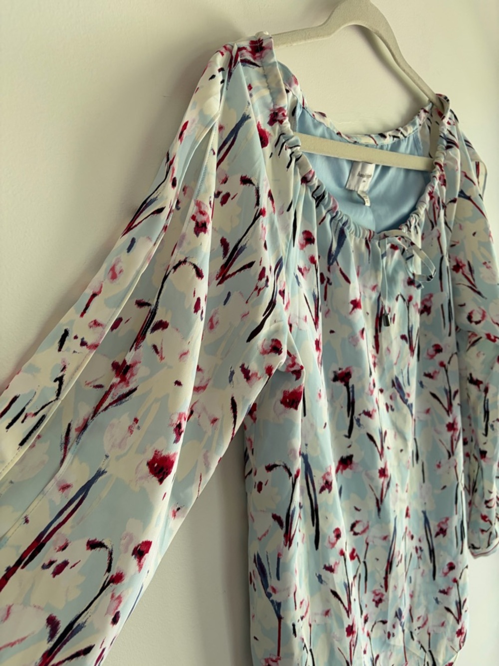 NWT Haute Hippie Split Sleeve Tie Neck Floral Mini Dress Size XS - Picture 2 of 5